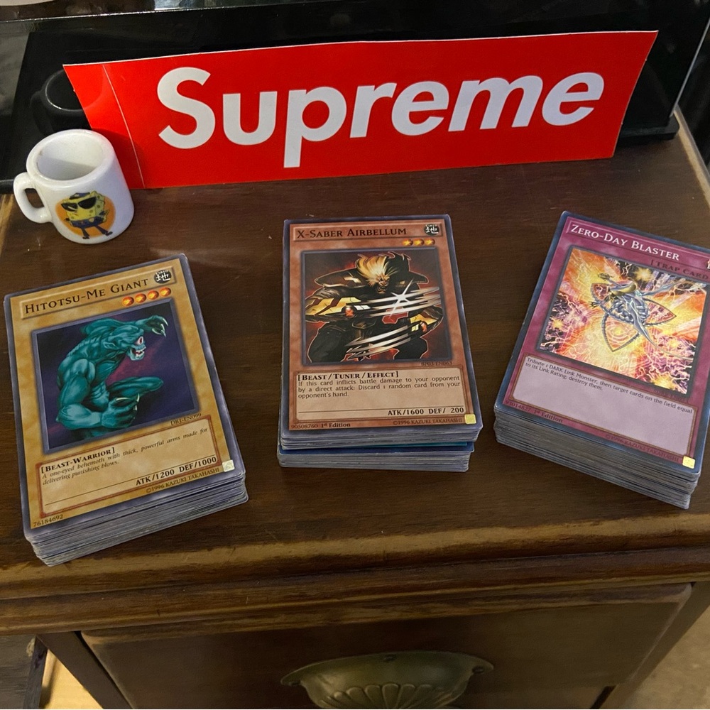 Bundle of 150 Yugihu  1996 Trading Cards